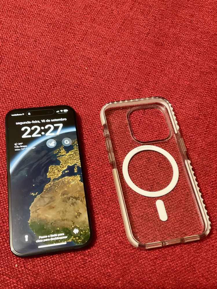 iPhone 15 Pro com 1000 GB (1 TB) Titânio iOS26
