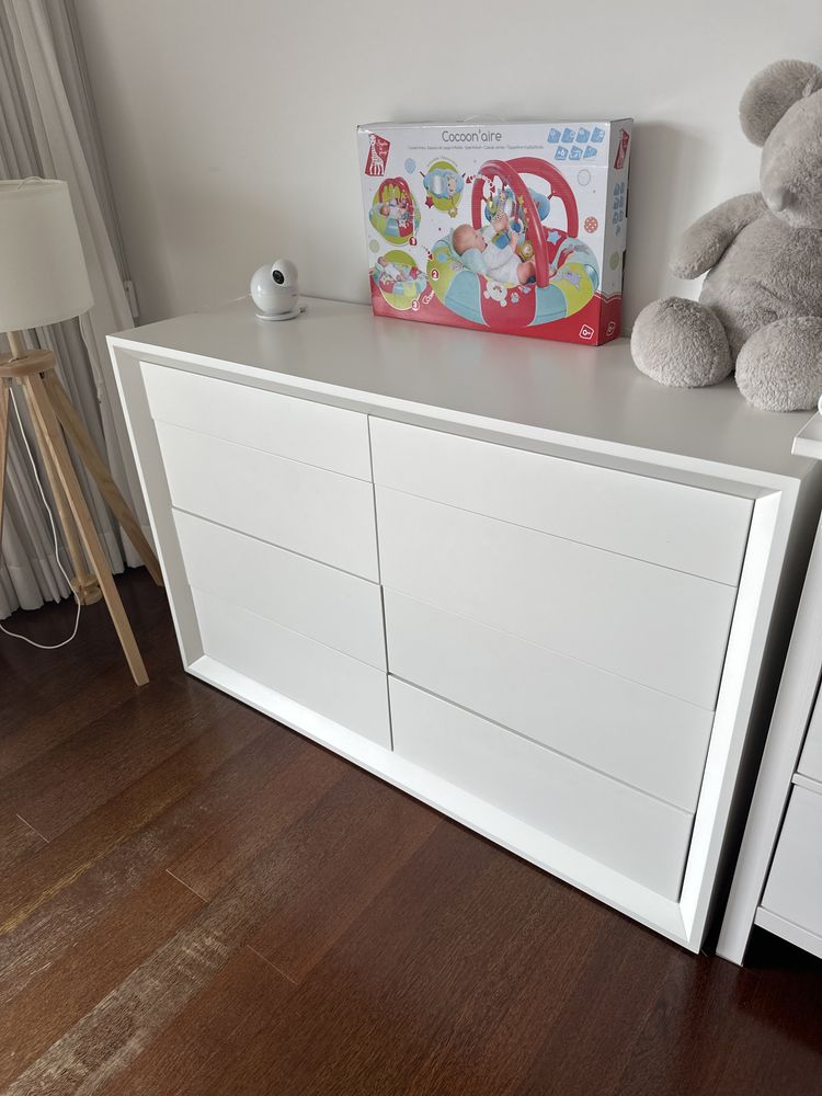Conjunto duas mesas de cabeceira + comoda