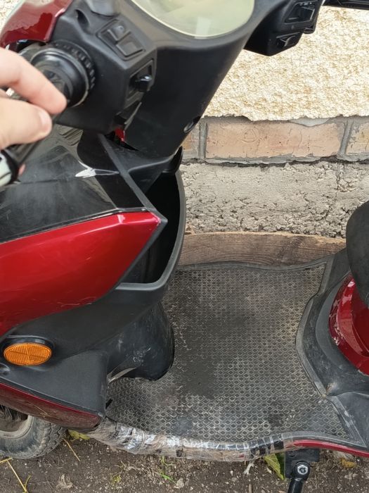 Продам Электроскутер Rover Element 02