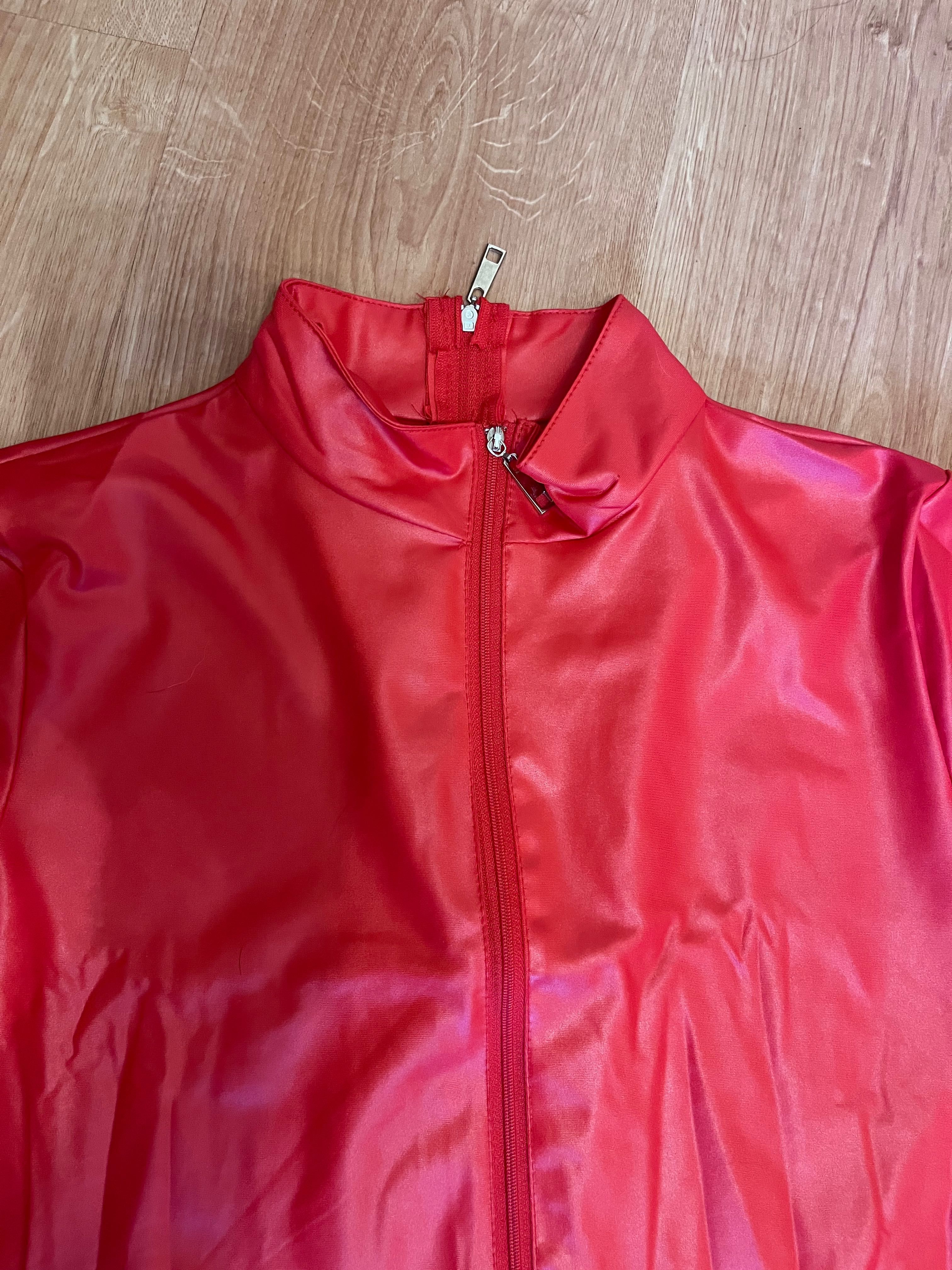 957/ Czerwony kombinezon unisex L/LX elastan miękki zamek 3 suwaki