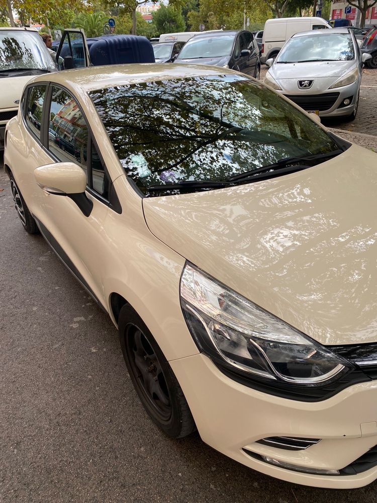 Vendo o meu Renault Clio