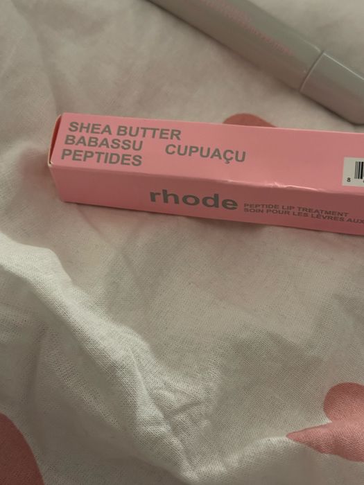 nowy błyszczyk rhode by hailey bieber lip tint błyszczyk