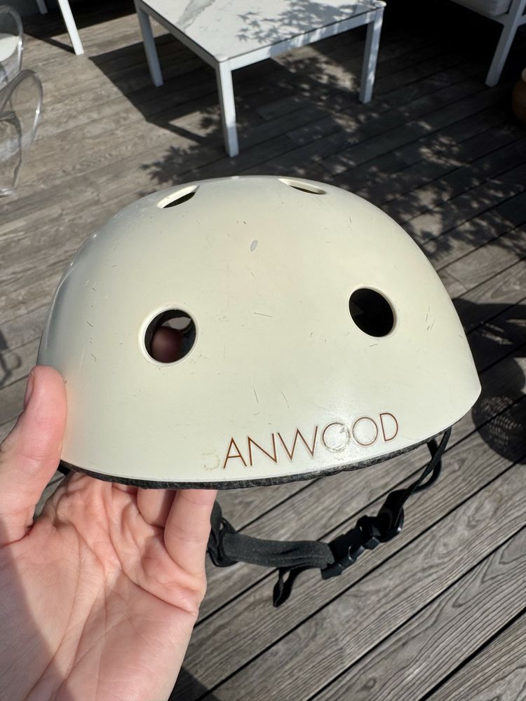 Rowerek biegowy FIRST GO Banwood + koszyk + kask + pasek do noszenia
