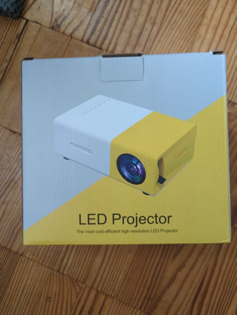 Портативний відеопроєктор Led Projector