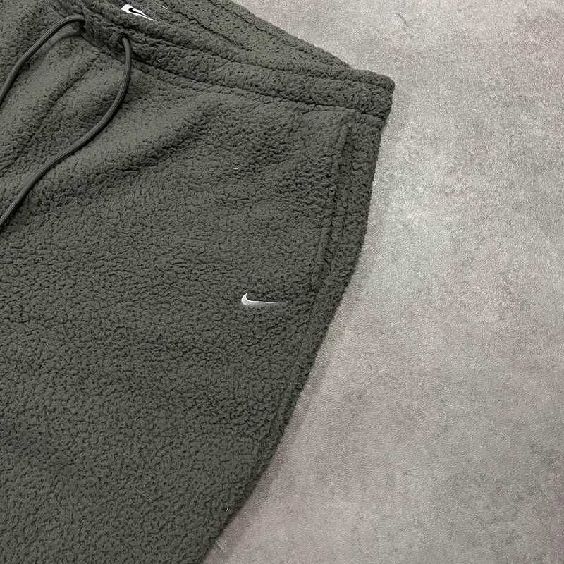 Spodnie Dresy Nike Sherpa Fleece Sweatpants Swoosh Vintage Retro Y2K
