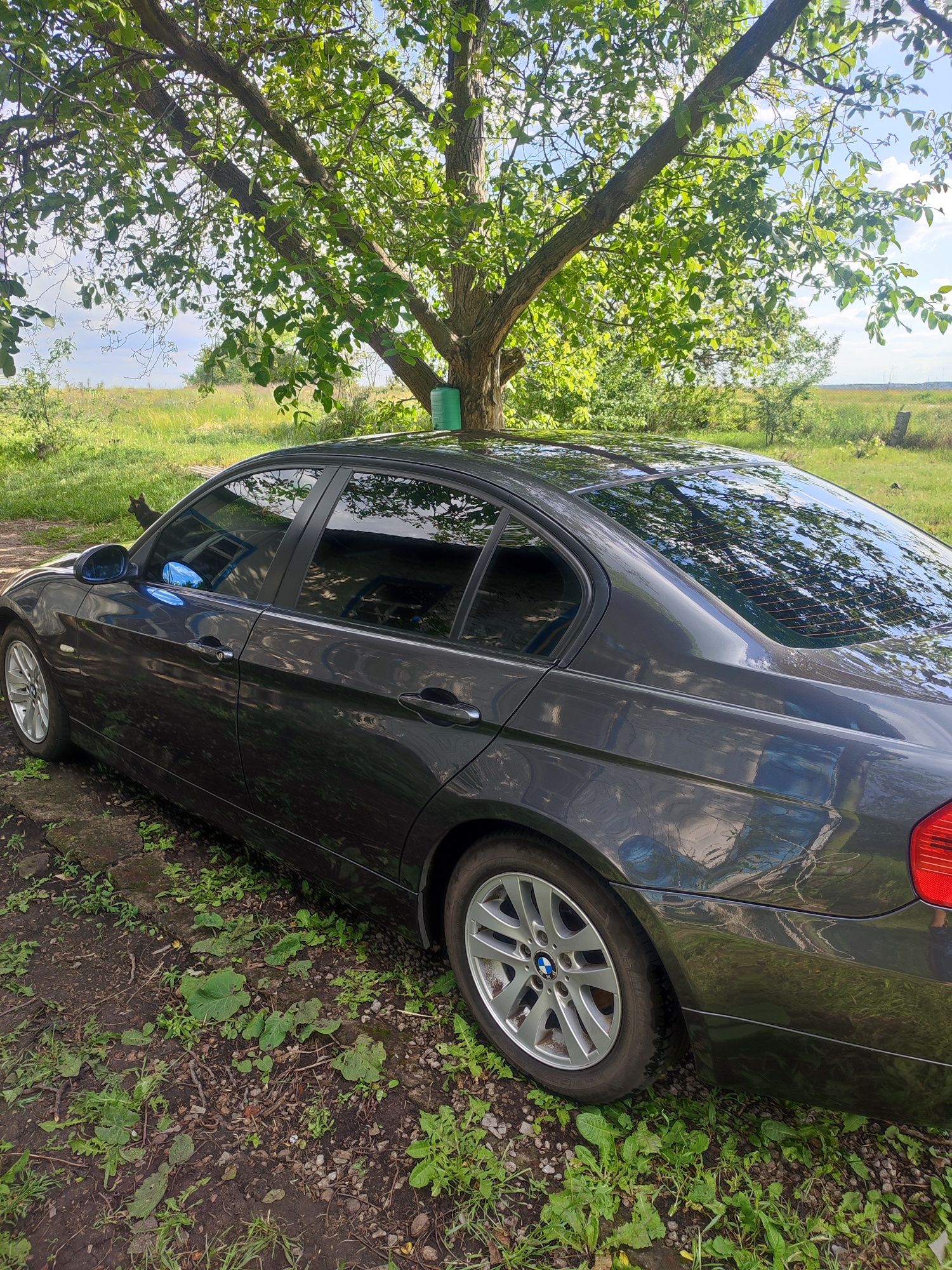 Продам БМВ е90 320 2.0 (150к.с)