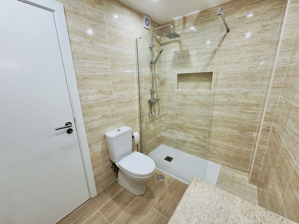 Quarto individual com marquise e limpeza dos wc’s e cozinha 1 X mês