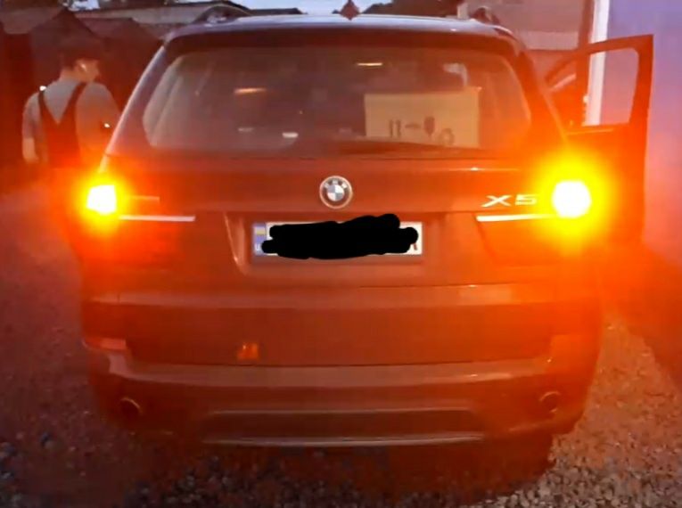 Желтые повороты в фонари BMW X5 E70 X3 F25 F30 X1 на авто из США JETTA
