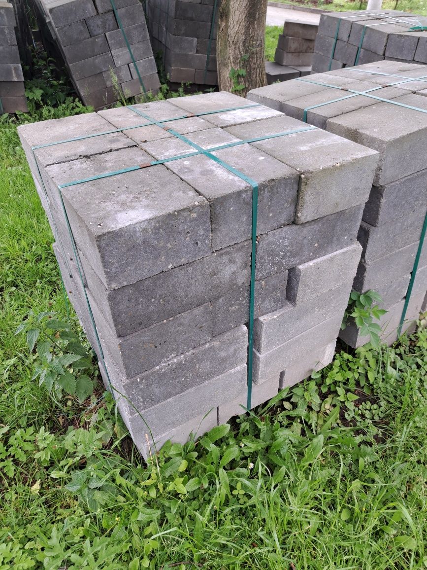 BLOCZEK betonowy cały 42 palety