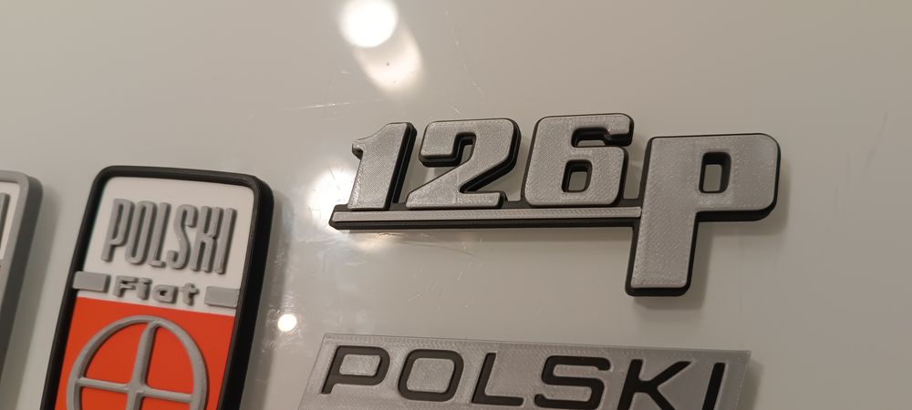 Fiat 126p emblematy repliki różne rodzaje