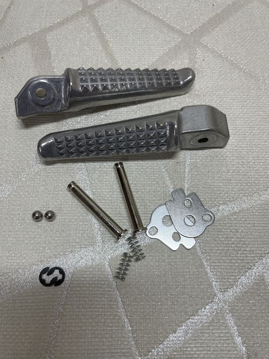 Піднішки пасажира для Honda CB600 CB900 CB919F CBR750F CB1300SF CB400