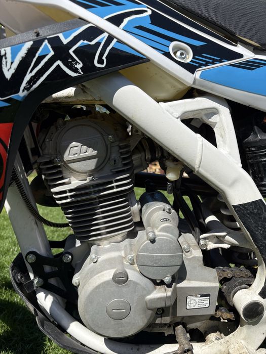 Cross enduro Barton NXT 250 + kask Gratis.