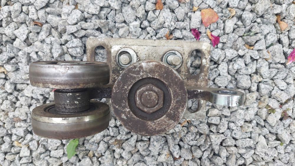 Wózek do bramy wachliwy szyna 80 fi 68.5mm rolki do bramy rolka