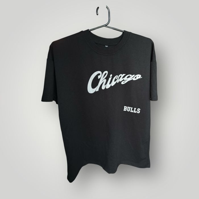 Чорна футболка Chicago Bulls з принтом бика M