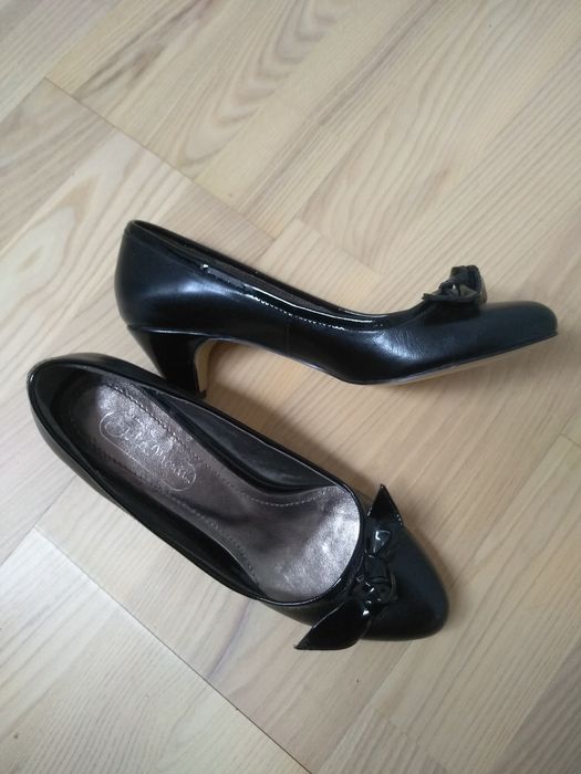Buty skórzane nowe Julia Monti rozm.35