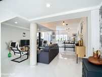 Moradia (T3+T2+T2) com Terraço