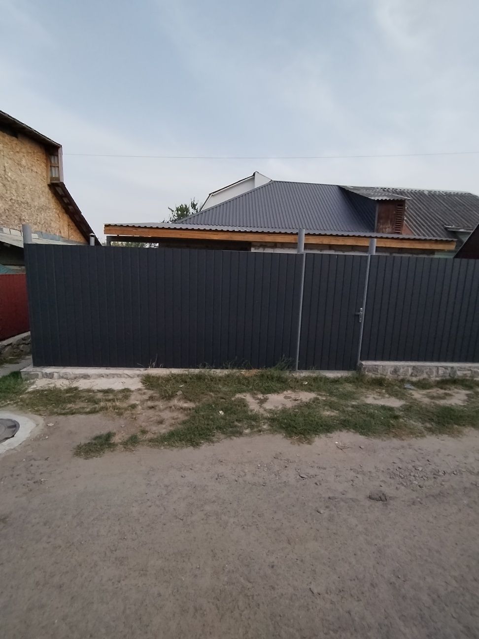 Продається  частина будинку,район Осташівка