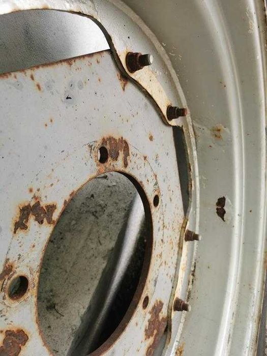 2 Koła rolnicze, wąskie uprawowe 12,4r32