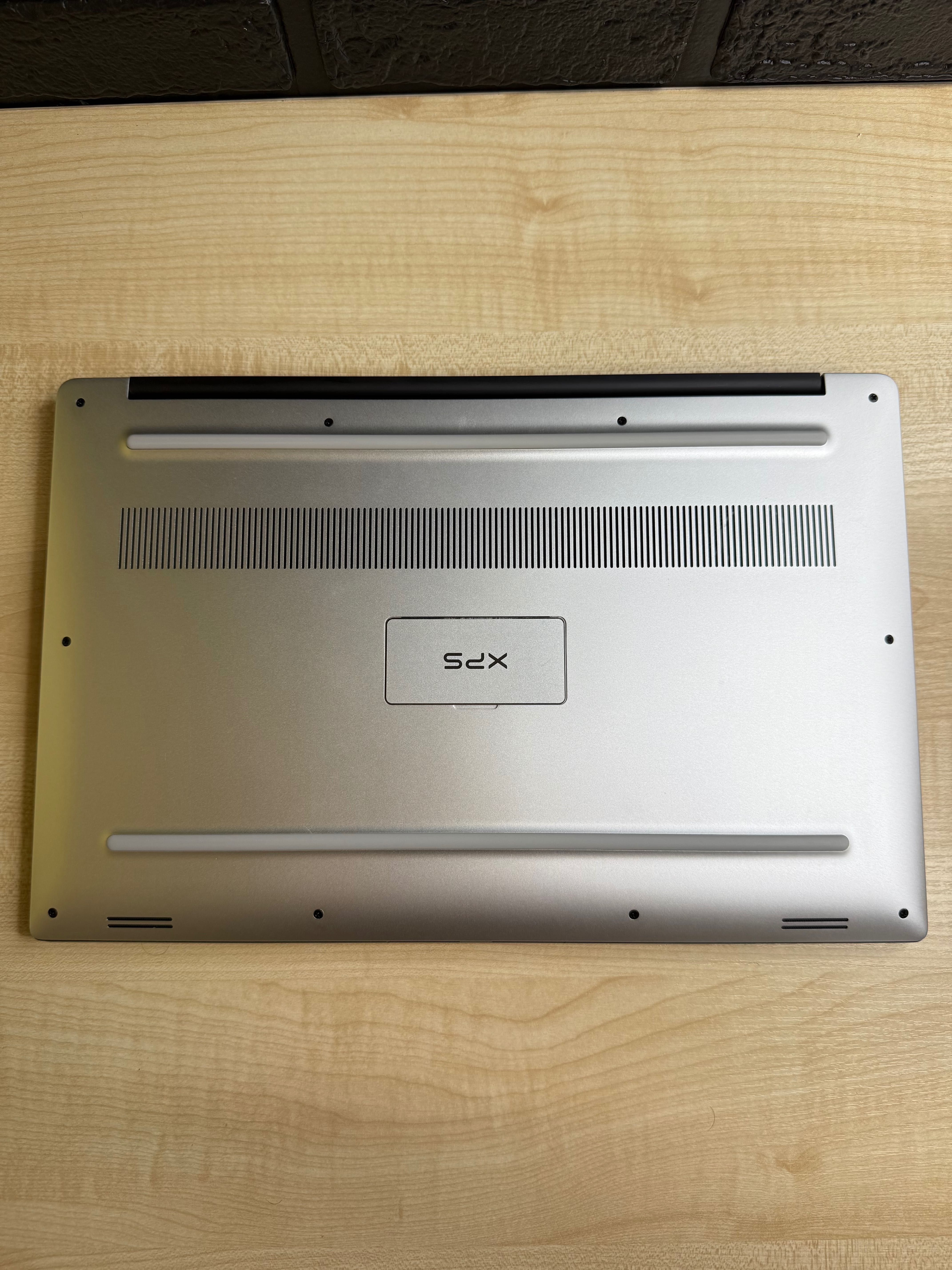 DELL XPS 15 7590 i9-9980HK