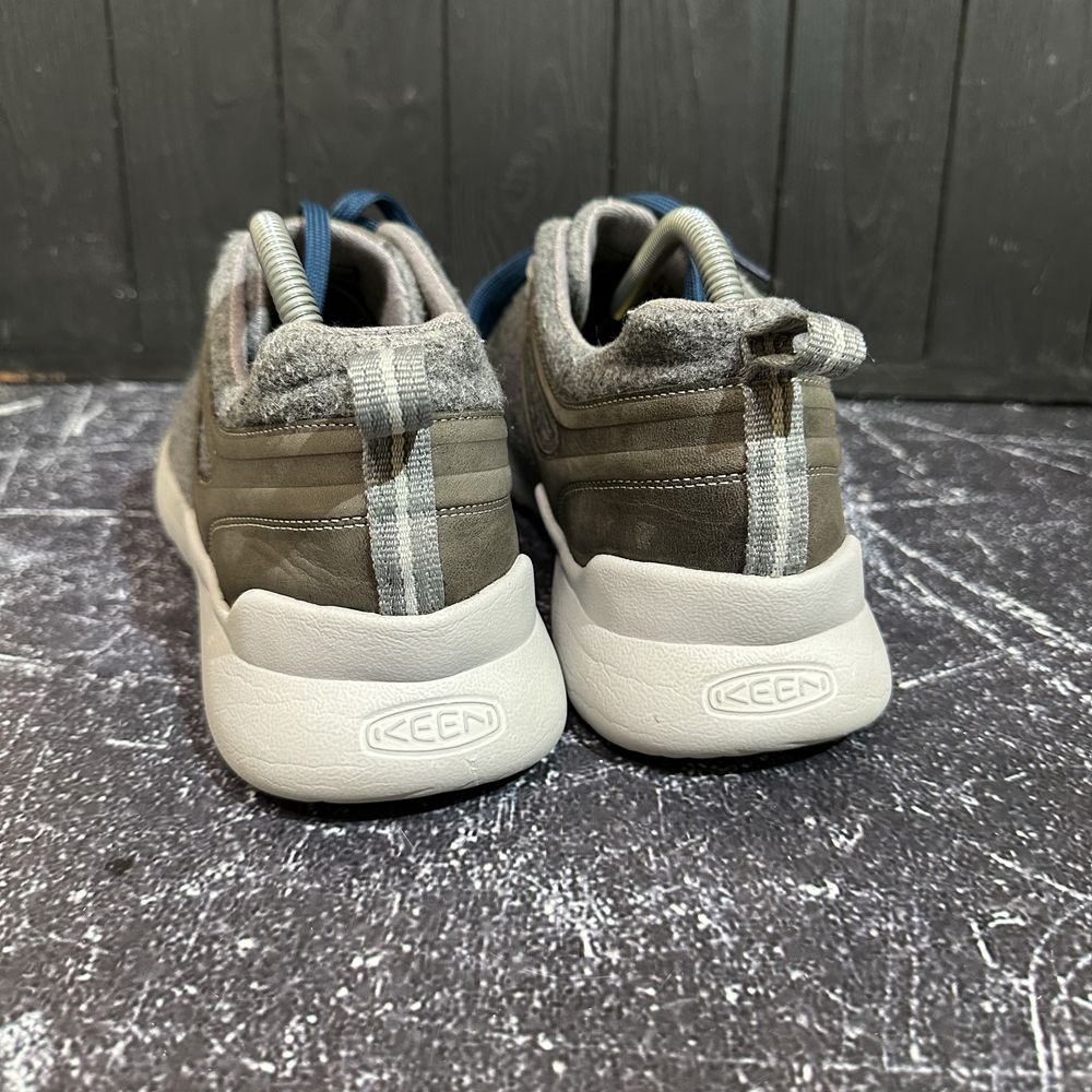 Легенькі пінні кросівки Keen 45 розмір 29 см