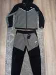 Nowy Nike Tech Fleece