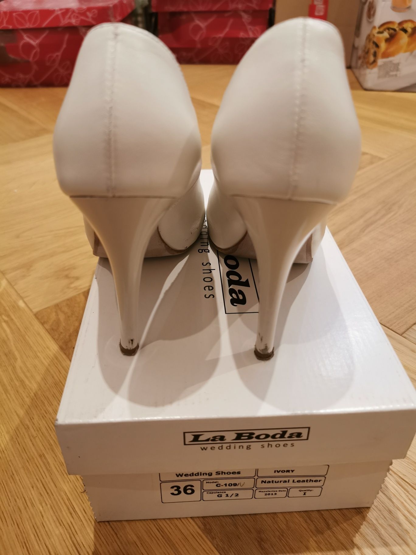 Buty szpilki ecru La Boda eleganckie rozm 36