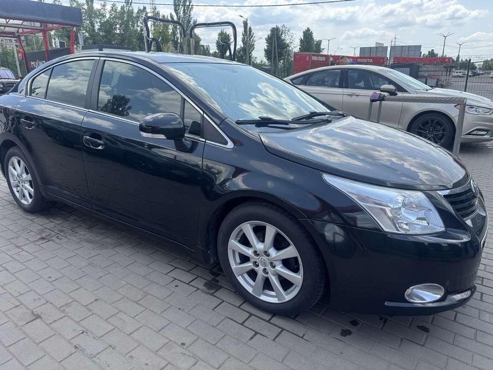 Продам Toyota Avensis