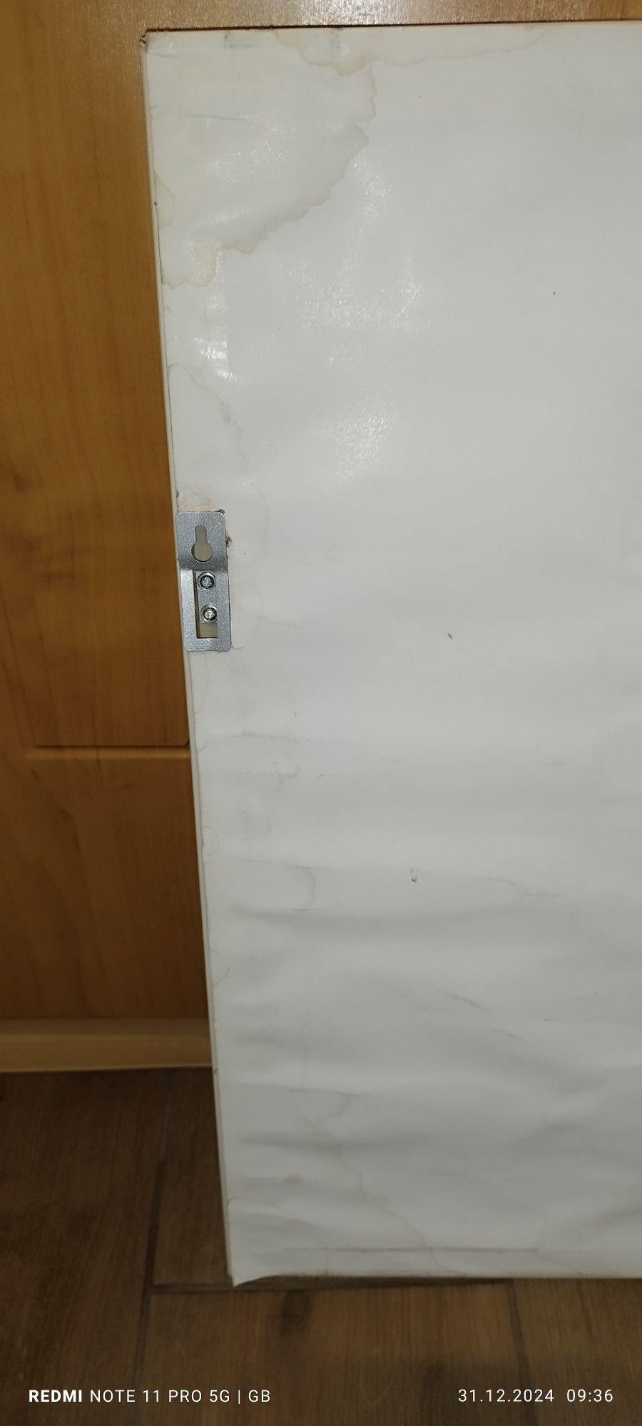 Sprzedam lustro w białej ramie