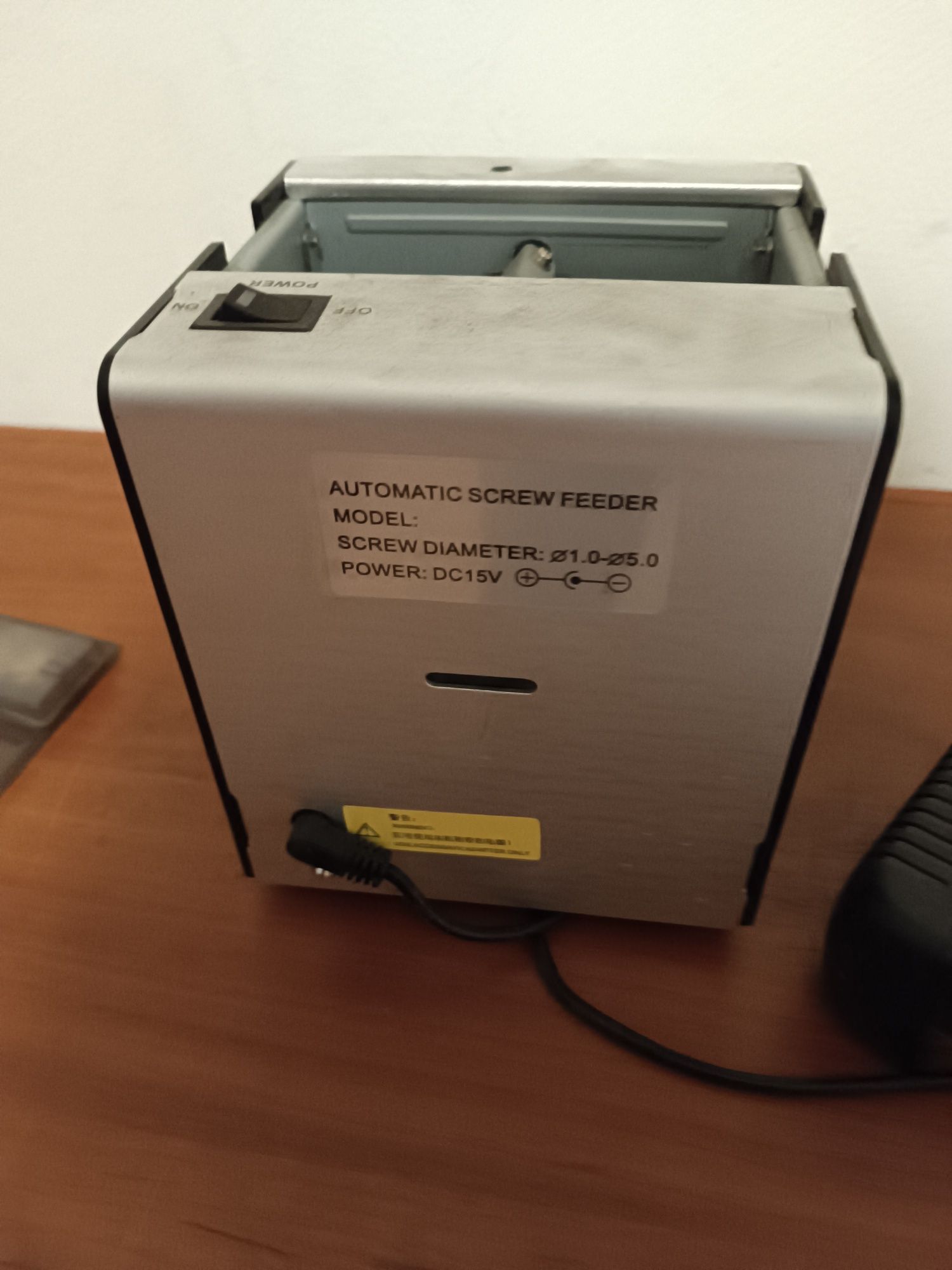 Automatyczny podajnik wkręta śrub wibrator