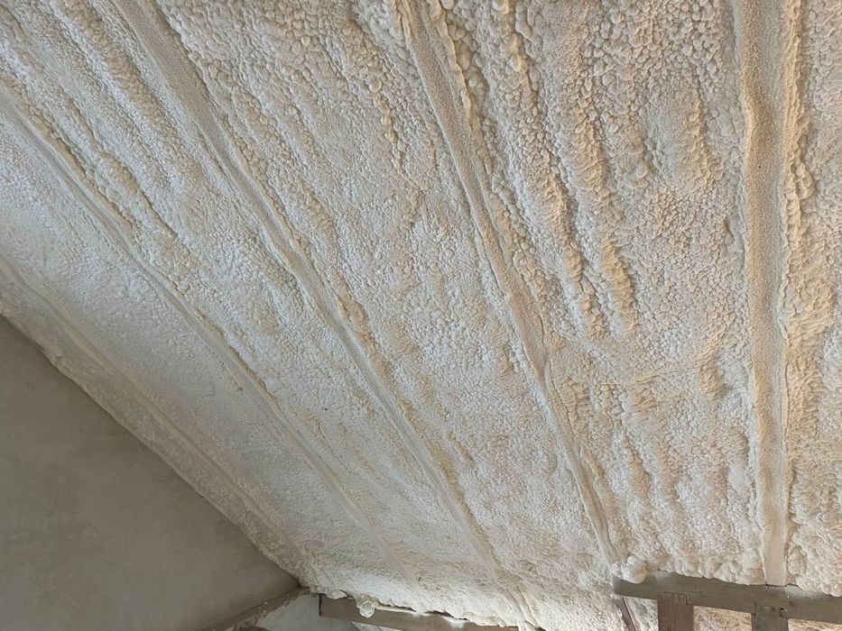 Утеплення, шумоізоляція поліуретаном. Піною. Дахів, мансард. ППУ