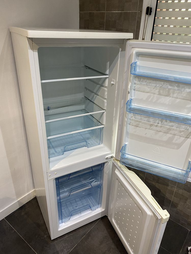 Frigorífico Electronia em ótimo estado