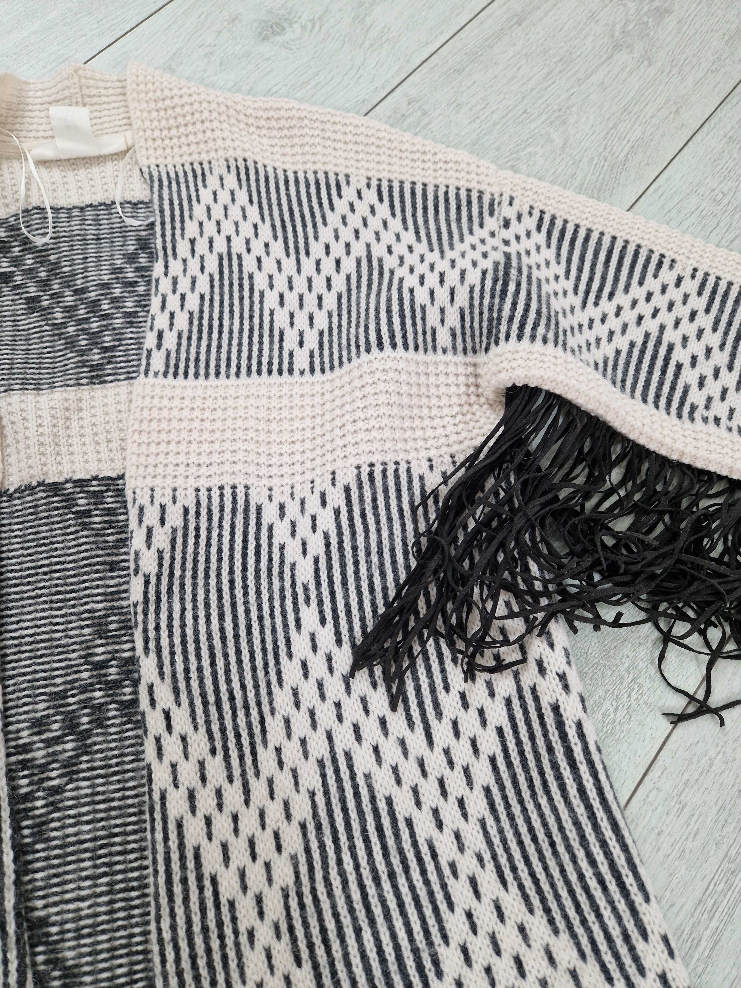 H&M żakardowy kardigan sweter z frędzlami wełniany wełna alapaka XS