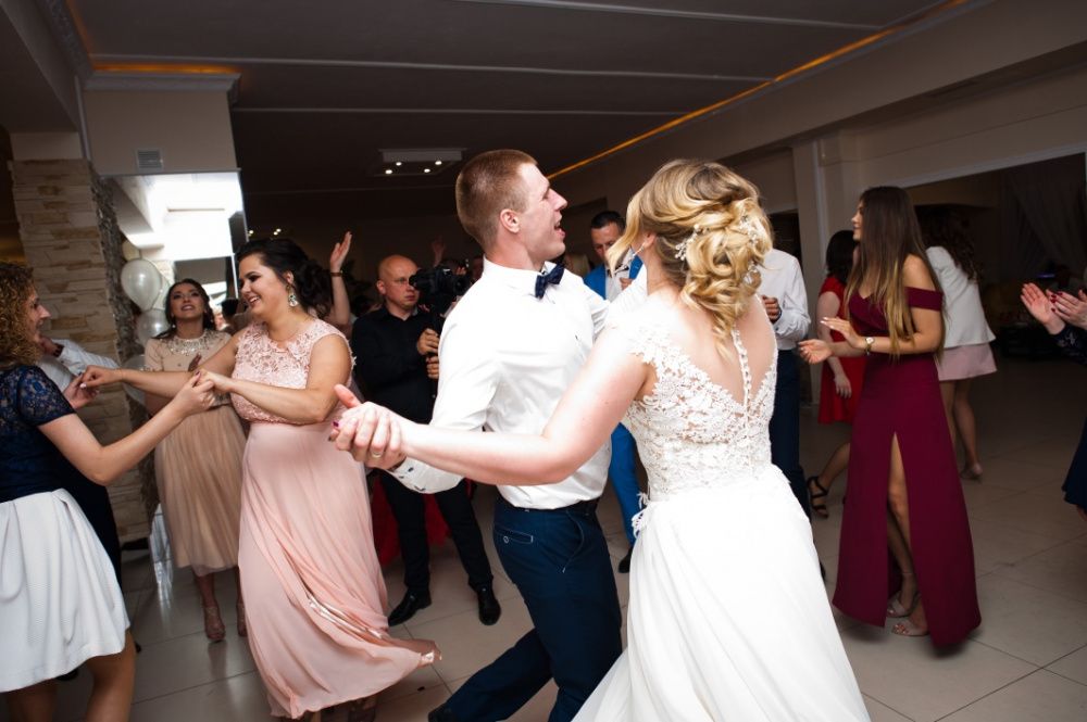 Suknia ślubna Akemi Gala  koronka i muślin - okazja