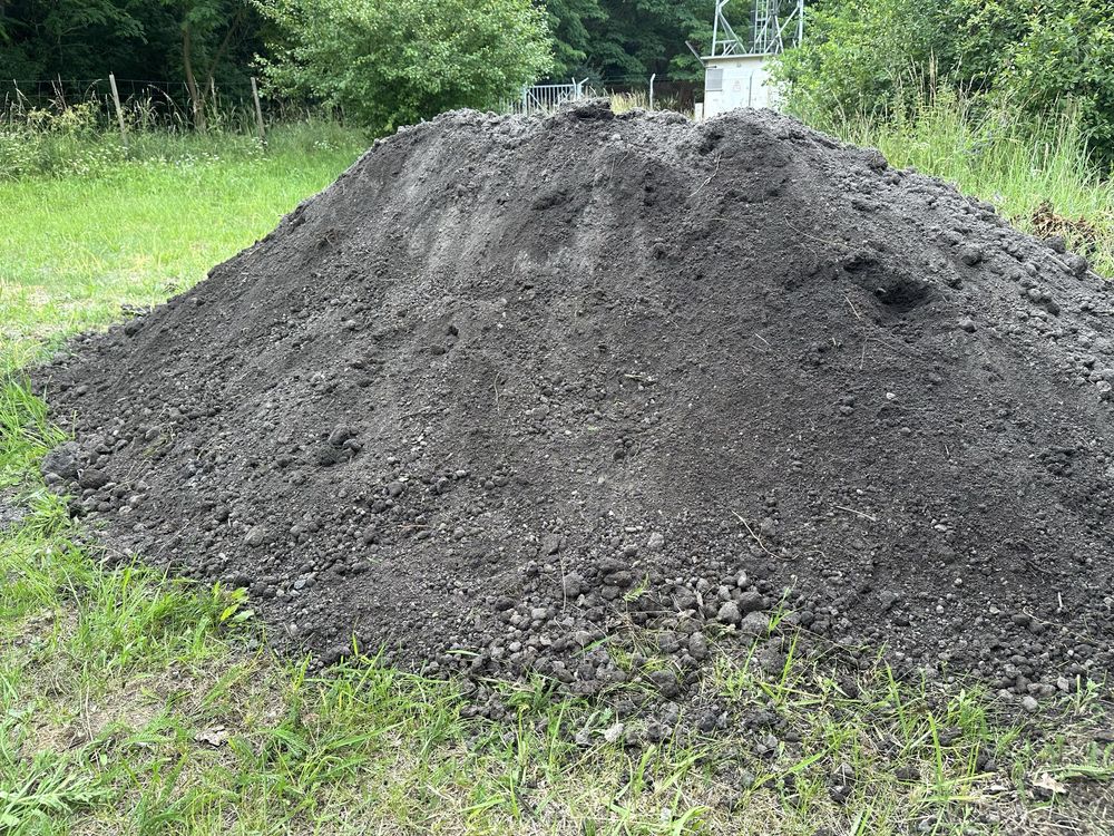 Ziemia  , czarnoziem ogrodowy polny