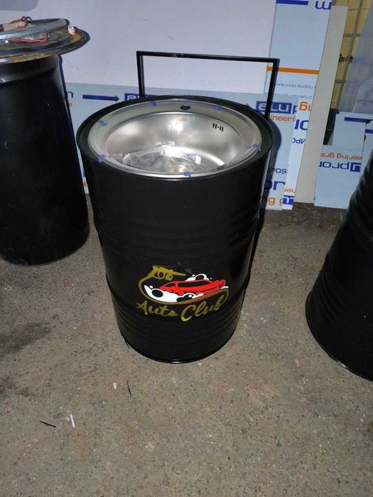 Меблі із металевих бочок. Бочки з індивідуальним брендуванням.