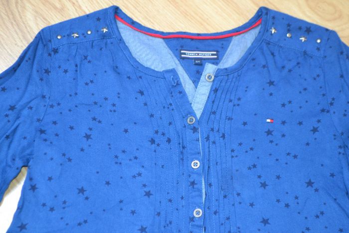 Excelente camisa Tommy Hilfiger azul estrelas pretas, rapariga 14 anos