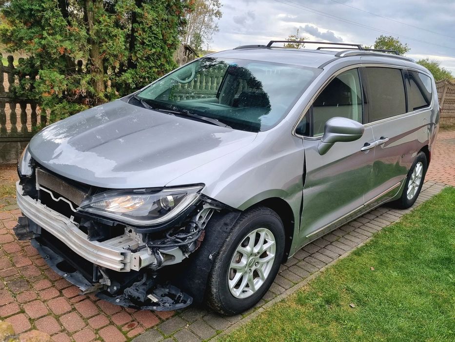 Chrysler Pacifica Touring L, 2020r