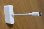Biała przejściówka Lightning do VGA Apple A1439