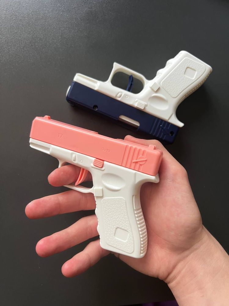 Водный пистолет. Водяной пистолет. Водная игрушка новый Glock
