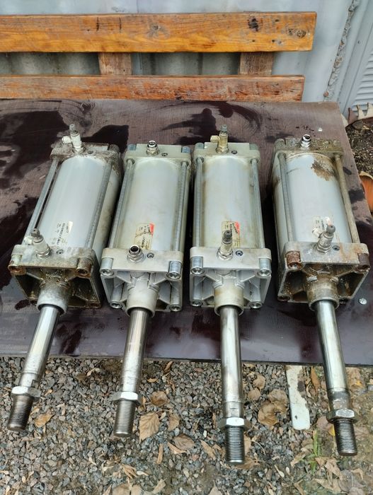 Продам б/у пневмоцилиндр CAMOZZI 40М2L125A0150