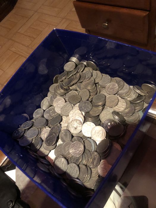 Escudos e moedas estrangeiras