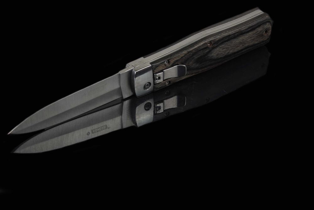 Nóż scyzoryk sprężynowy  model PREDATOR typ zamka Mikov KN27