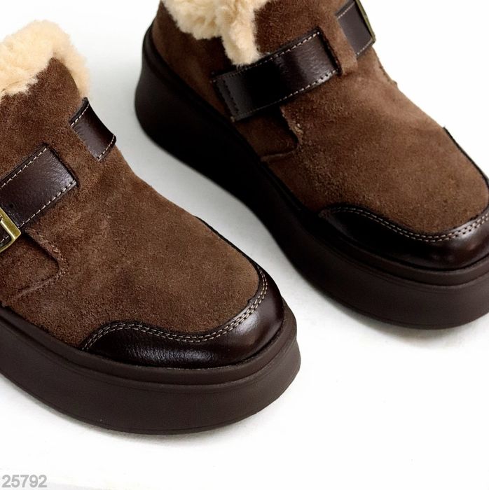 Жіночі шкіряні зимові черевики в кольорах