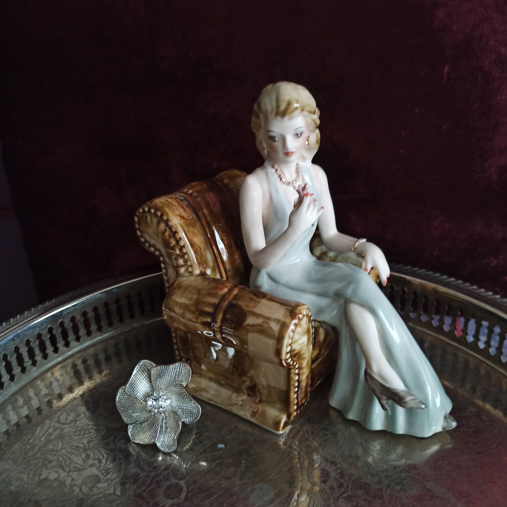 Figurka porcelanowa dama retro Alba Julia vintage