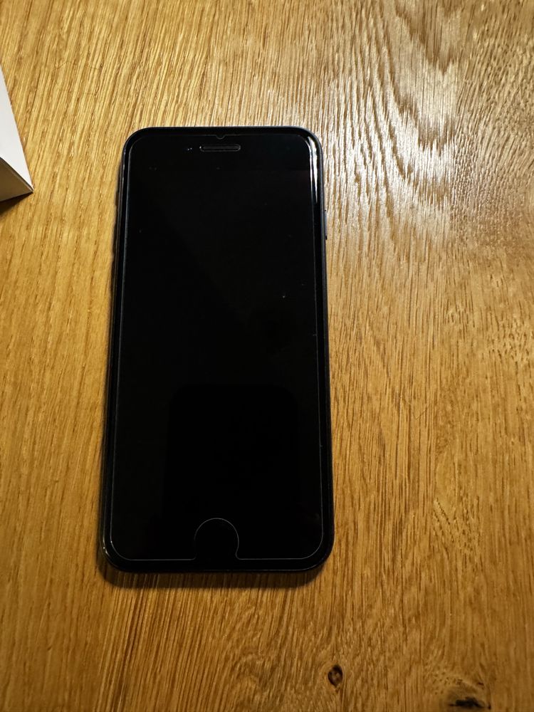 iPhone SE 64GB czarny