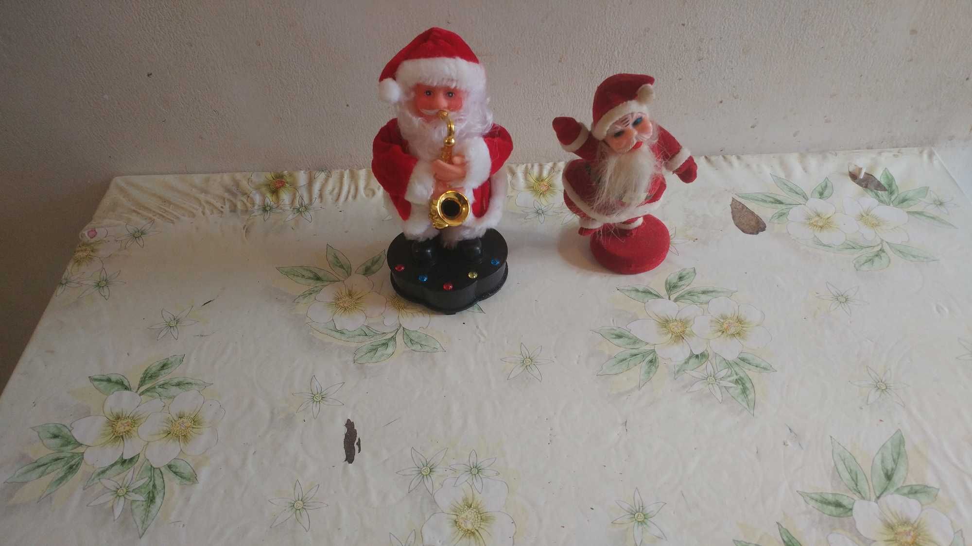 Figurki Świętego Mikołaja i aniołka z jagnięciem