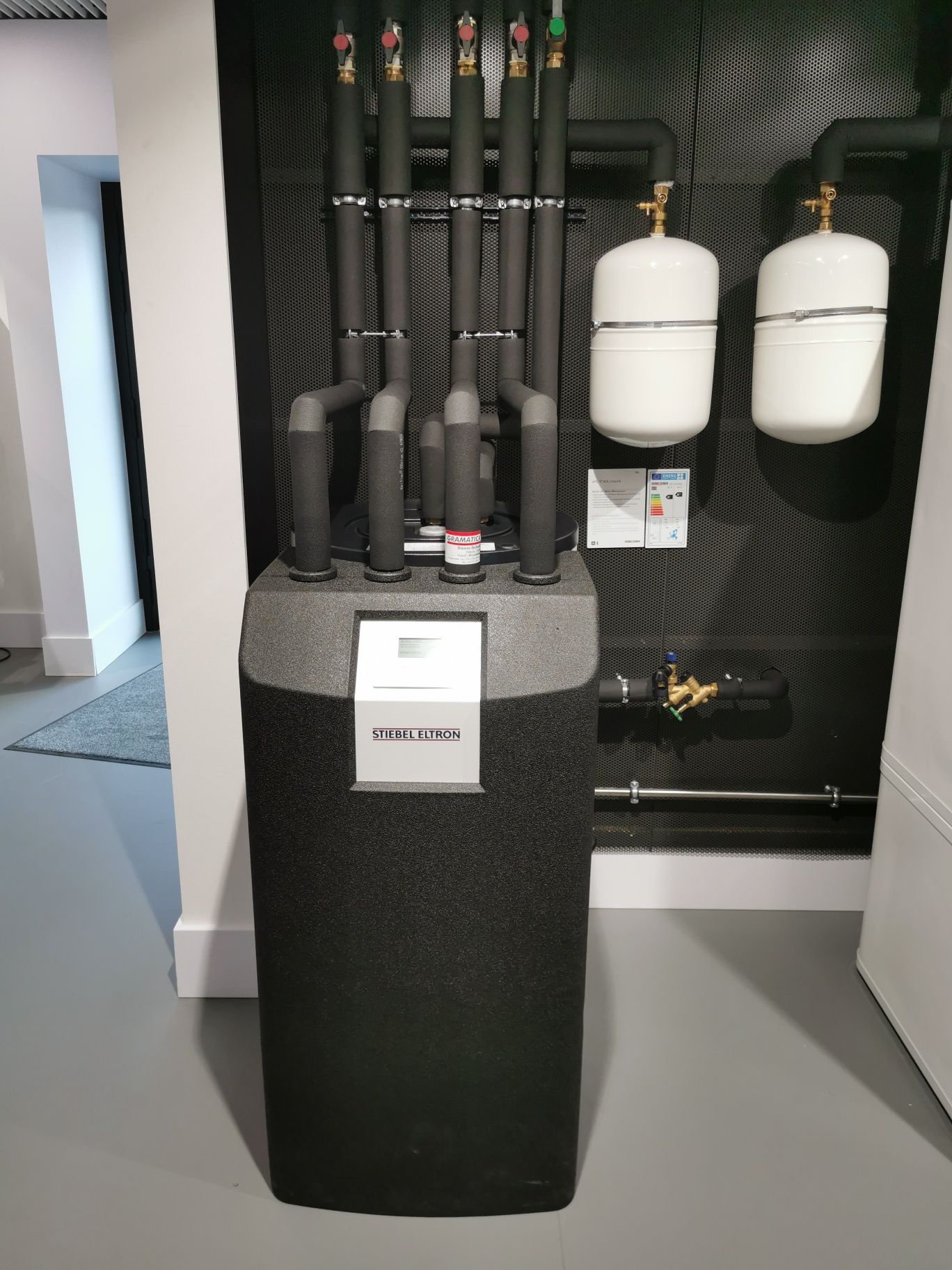 Pompa Ciepła Stiebel Eltron HPA-O 4 8 CS Plus Flex 8kw HSBC 180 Montaż