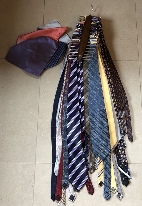 Krawaty zestaw 42szt. z wieszakiem