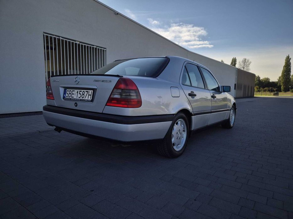 Mercedes-Benz C-klasa 200K Manual/Doinwestowany/Klima/225KM/Youngtimer
