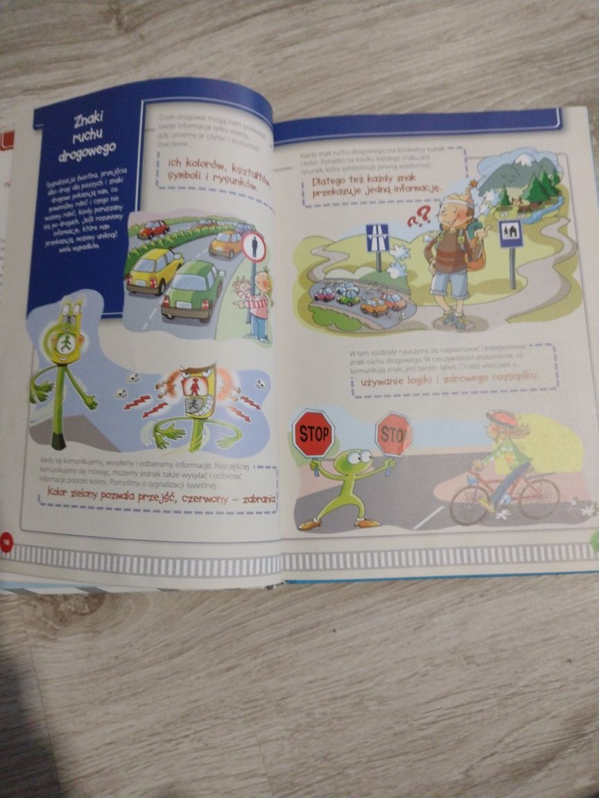 Książka dla dziecka "jak bezpiecznie poruszać się po drogach"